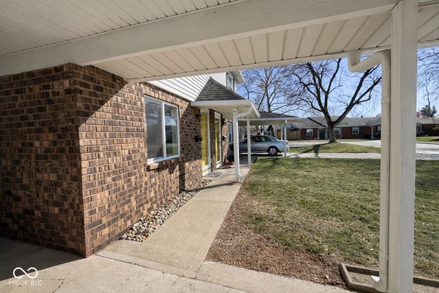 2872 Two Worlds Drive, Columbus, IN 47201