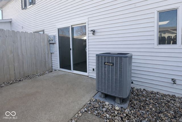 2872 Two Worlds Drive, Columbus, IN 47201