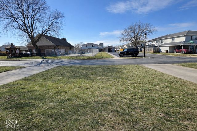 2872 Two Worlds Drive, Columbus, IN 47201