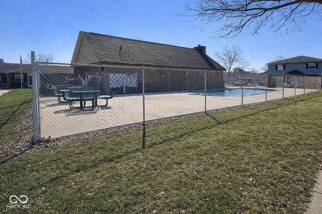 2872 Two Worlds Drive, Columbus, IN 47201