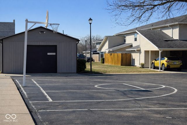 2872 Two Worlds Drive, Columbus, IN 47201