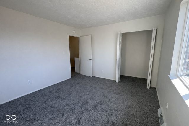 2872 Two Worlds Drive, Columbus, IN 47201