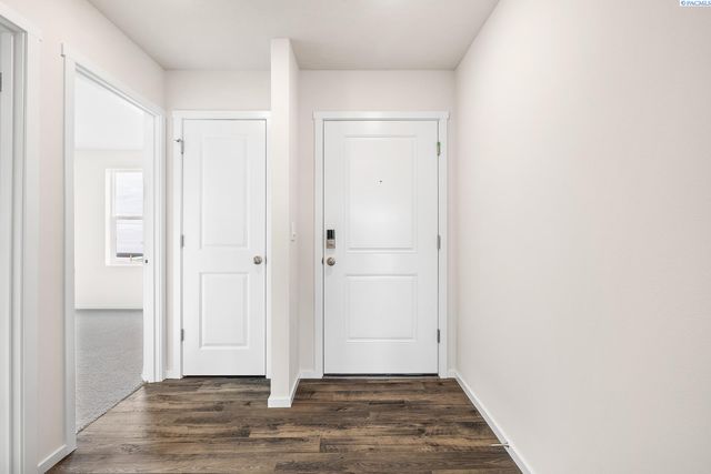 11316 Buckingham Dr, Pasco, WA 99301