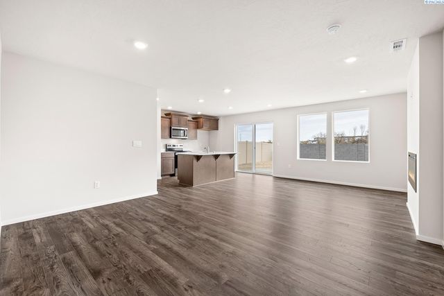 11316 Buckingham Dr, Pasco, WA 99301