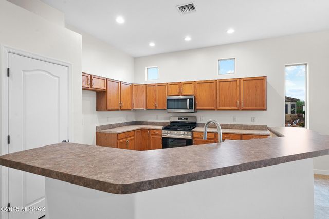 88 N Kokomo Drive, Green Valley, AZ 85614