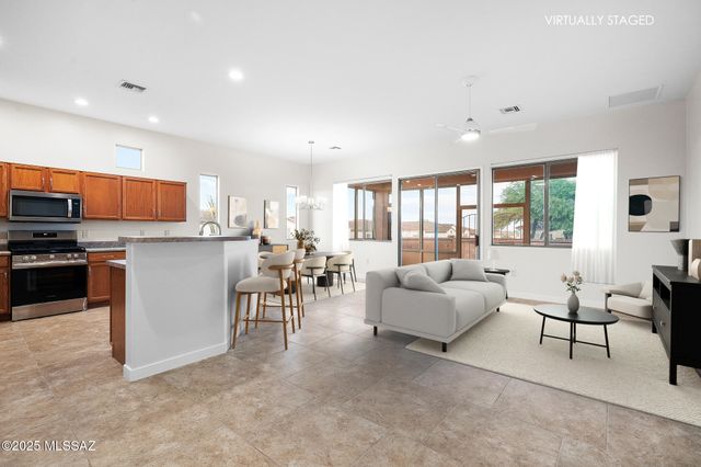 88 N Kokomo Drive, Green Valley, AZ 85614