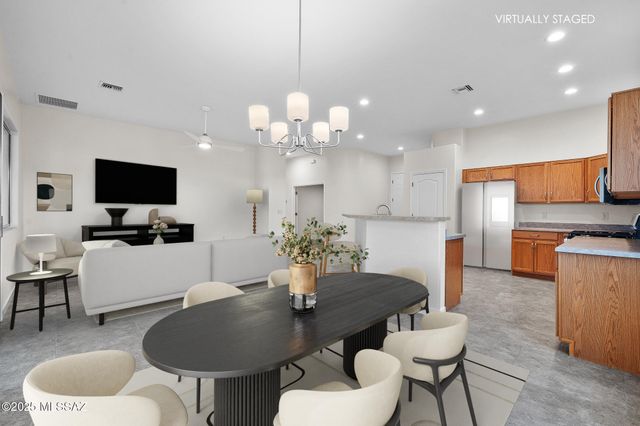 88 N Kokomo Drive, Green Valley, AZ 85614