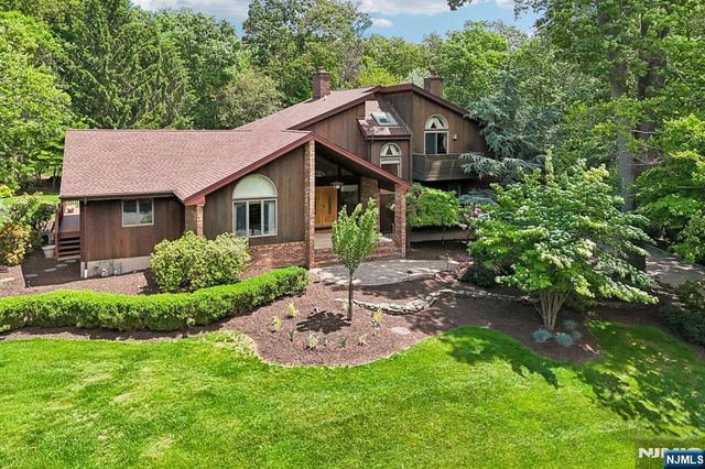 741 Natures Way, Franklin Lakes, NJ 07417