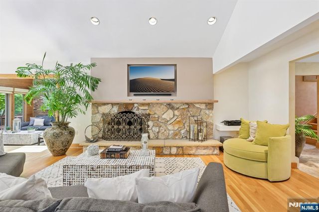 741 Natures Way, Franklin Lakes, NJ 07417
