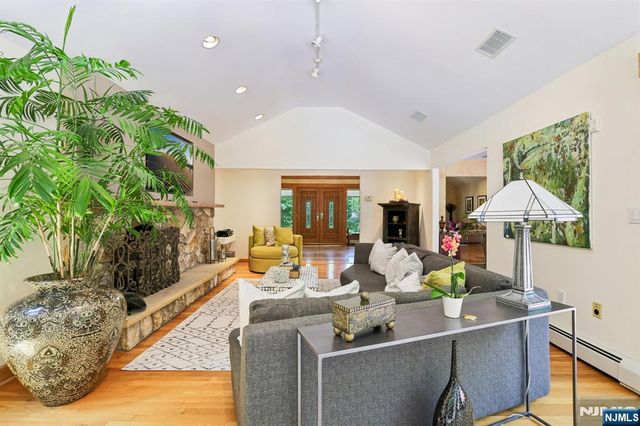 741 Natures Way, Franklin Lakes, NJ 07417
