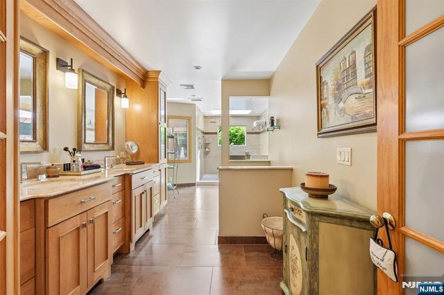 741 Natures Way, Franklin Lakes, NJ 07417