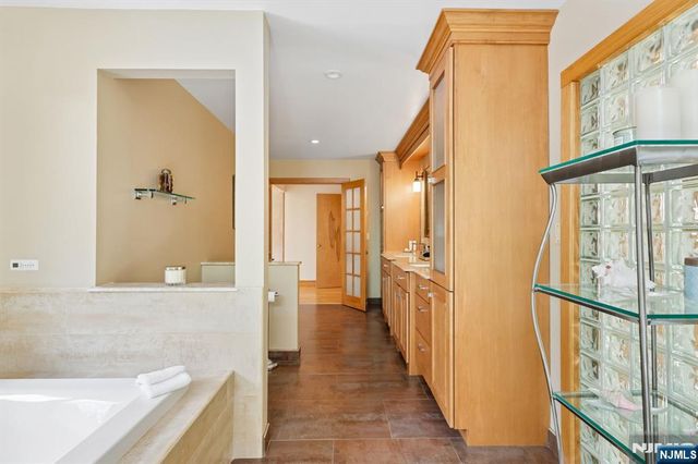 741 Natures Way, Franklin Lakes, NJ 07417