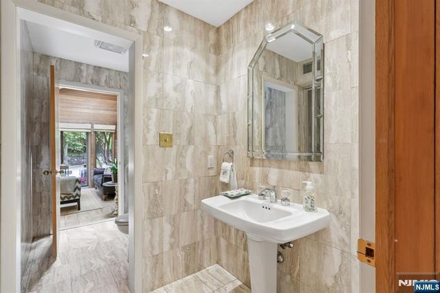 741 Natures Way, Franklin Lakes, NJ 07417
