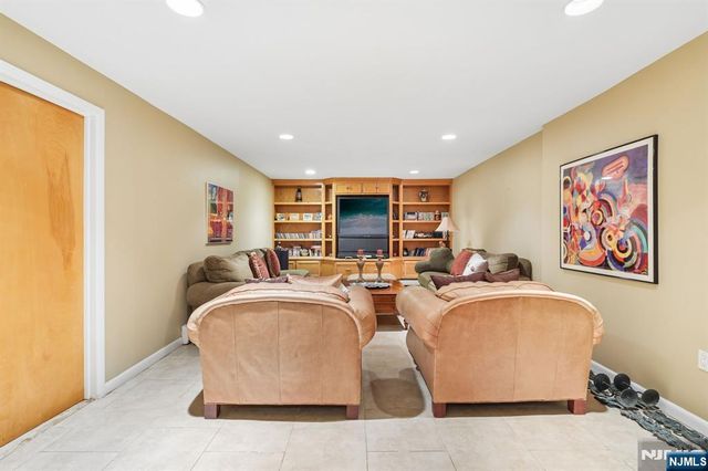 741 Natures Way, Franklin Lakes, NJ 07417