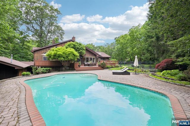 741 Natures Way, Franklin Lakes, NJ 07417