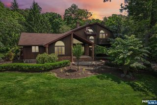 741 Natures Way, Franklin Lakes, NJ 07417