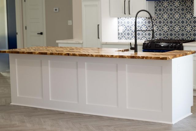 8116 Kanis Pines Drive, Little Rock, AR 72204