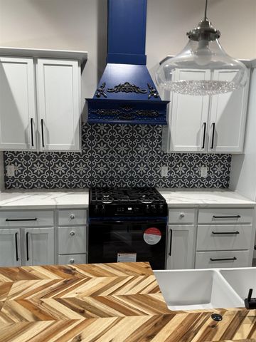 8116 Kanis Pines Drive, Little Rock, AR 72204