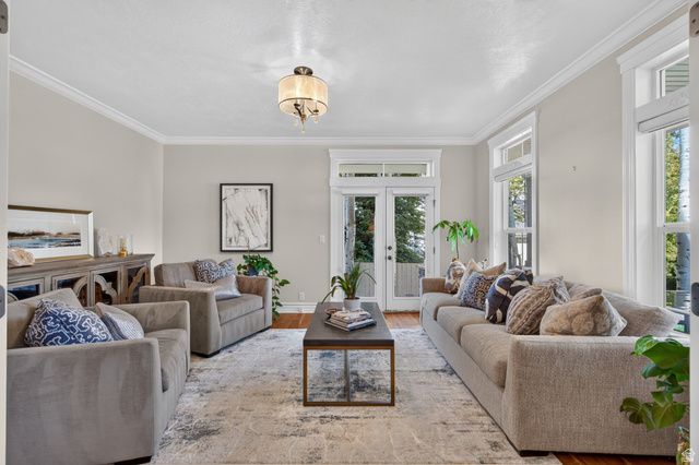 3226 E MARTHAS CV, Cottonwood Heights, UT 84093