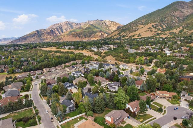 3226 E MARTHAS CV, Cottonwood Heights, UT 84093