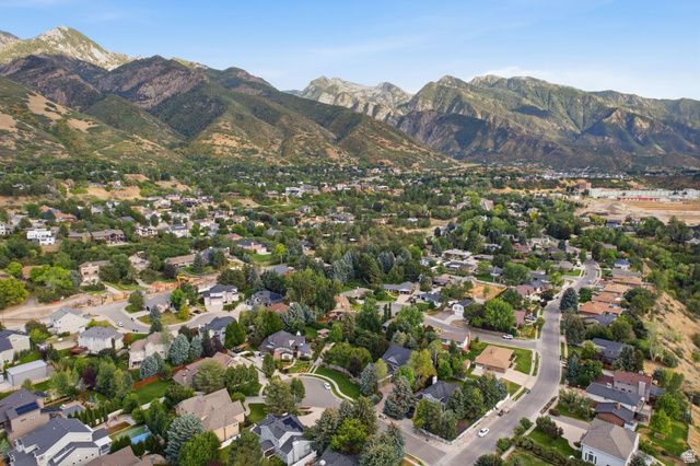 3226 E MARTHAS CV, Cottonwood Heights, UT 84093