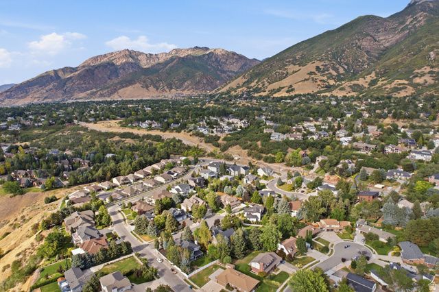 3226 E MARTHAS CV, Cottonwood Heights, UT 84093