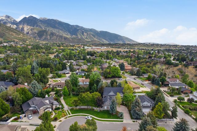 3226 E MARTHAS CV, Cottonwood Heights, UT 84093