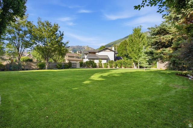3226 E MARTHAS CV, Cottonwood Heights, UT 84093