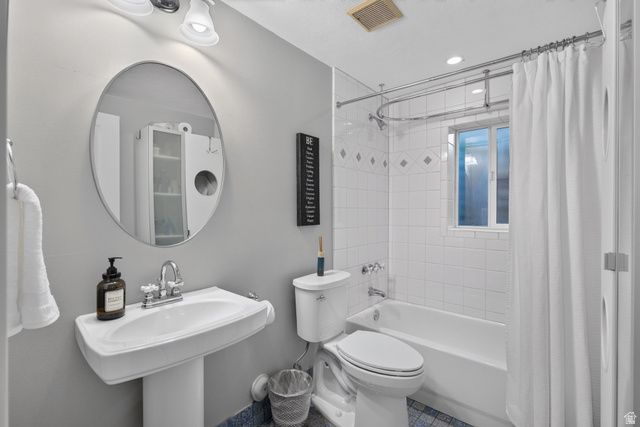 3226 E MARTHAS CV, Cottonwood Heights, UT 84093