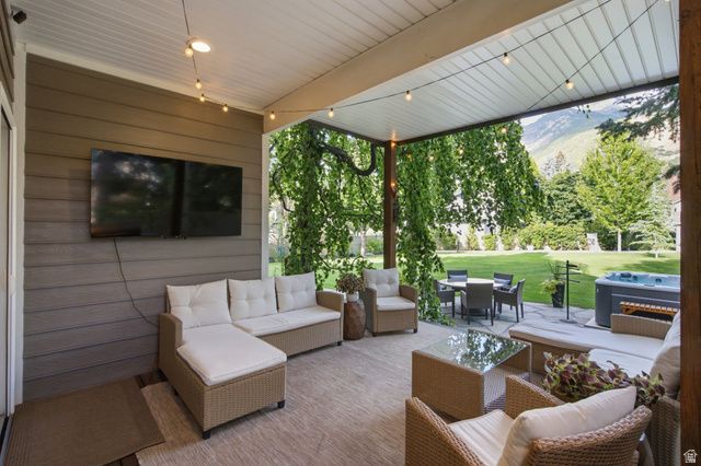 3226 E MARTHAS CV, Cottonwood Heights, UT 84093