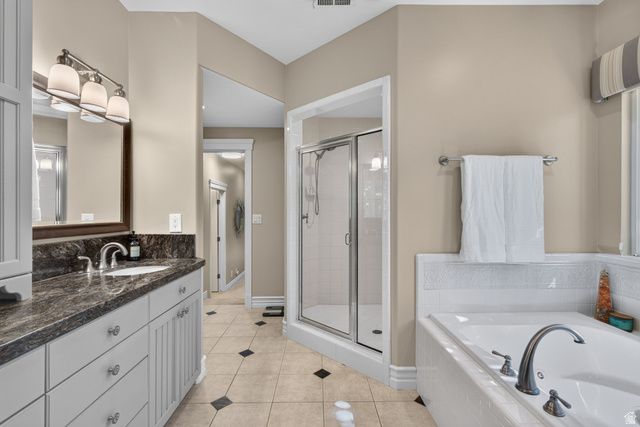 3226 E MARTHAS CV, Cottonwood Heights, UT 84093