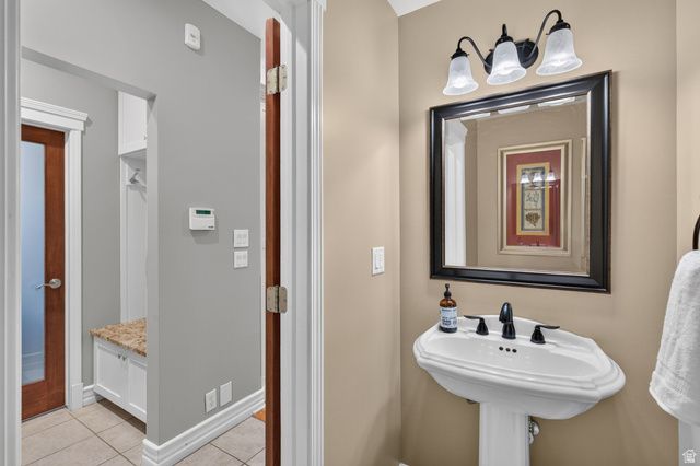 3226 E MARTHAS CV, Cottonwood Heights, UT 84093