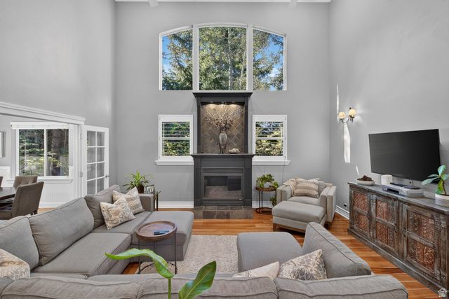 3226 E MARTHAS CV, Cottonwood Heights, UT 84093