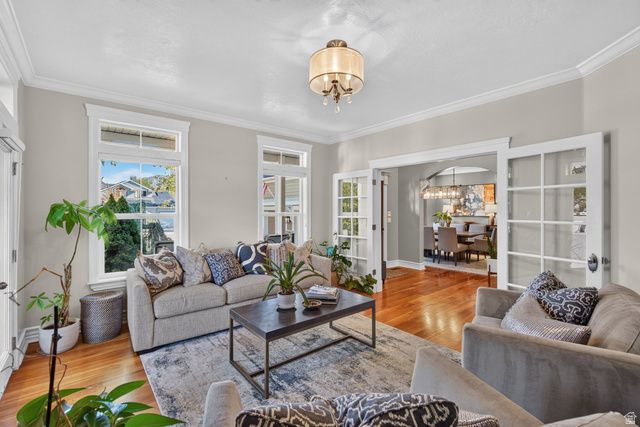 3226 E MARTHAS CV, Cottonwood Heights, UT 84093