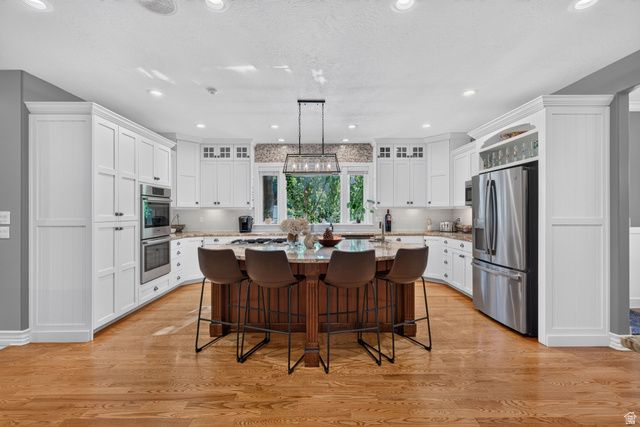 3226 E MARTHAS CV, Cottonwood Heights, UT 84093