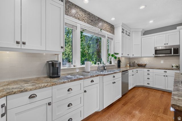 3226 E MARTHAS CV, Cottonwood Heights, UT 84093