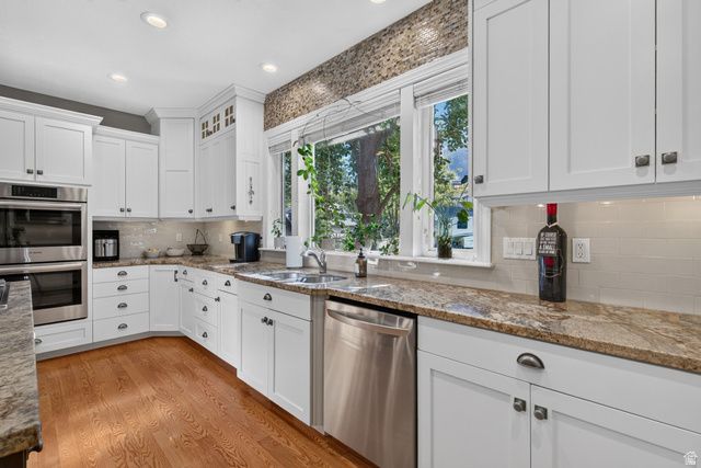 3226 E MARTHAS CV, Cottonwood Heights, UT 84093