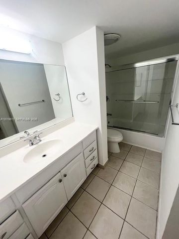 10717 Cleary Blvd 206, Plantation, FL 33324