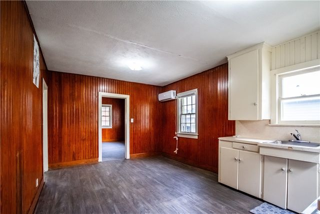 417 South San Patricio, Sinton, TX 78387