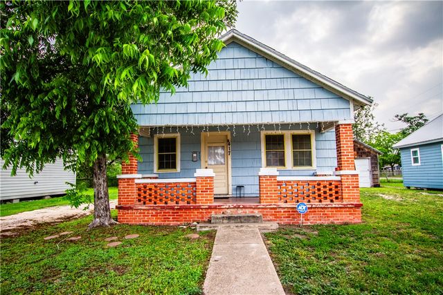 417 South San Patricio, Sinton, TX 78387