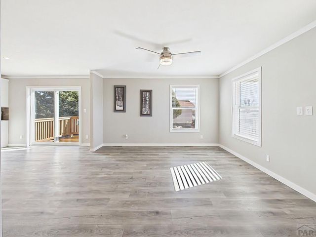 105 E Cellini Dr, Pueblo, CO 81007