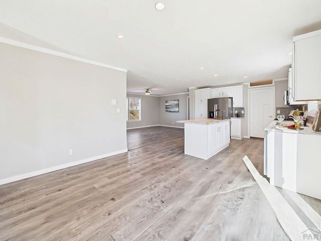 105 E Cellini Dr, Pueblo, CO 81007