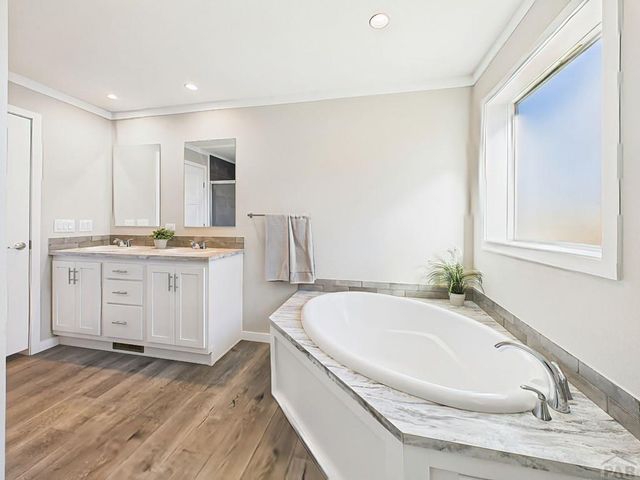 105 E Cellini Dr, Pueblo, CO 81007