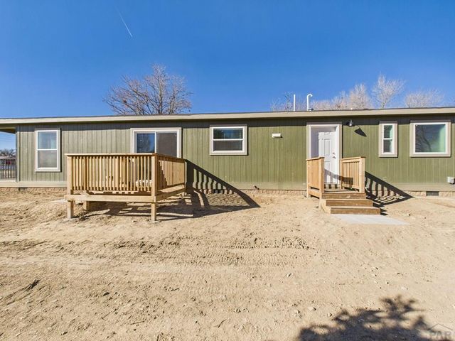 105 E Cellini Dr, Pueblo, CO 81007