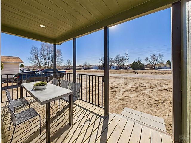 105 E Cellini Dr, Pueblo, CO 81007