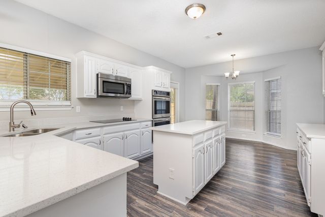 5519 Katey Lane, Arlington, TX 76017