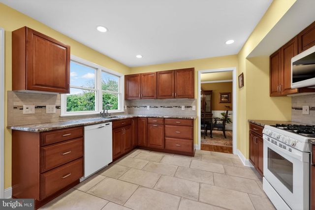 57 TAR HEELS RD, Hamilton, NJ 08619