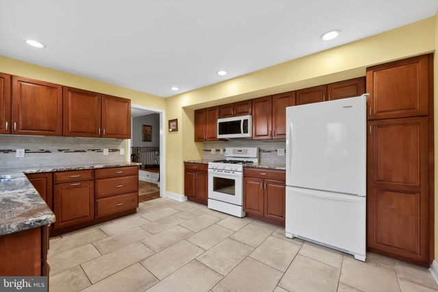 57 TAR HEELS RD, Hamilton, NJ 08619