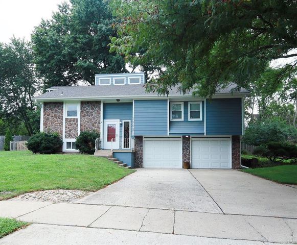 3502 NW Lake Drive, Lee's Summit, MO 64064
