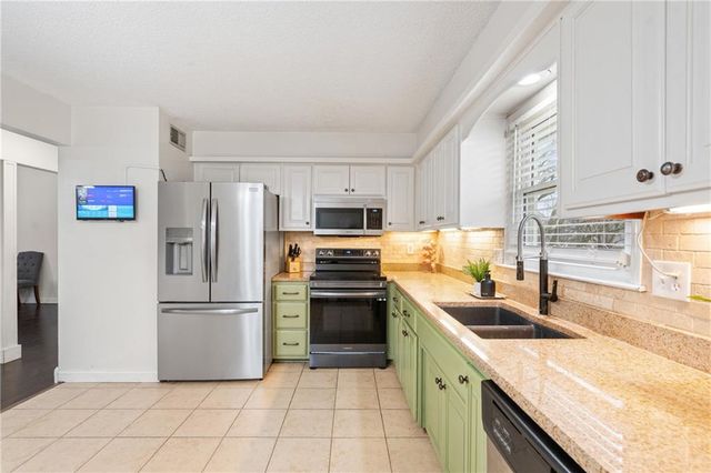 3502 NW Lake Drive, Lee's Summit, MO 64064